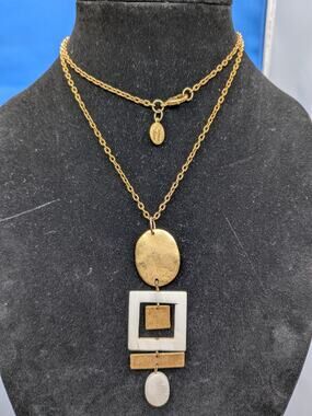 SUSAN SHAW DANGLE GOLD TONE MOTHER OF PEARL NECKLACE 31"
